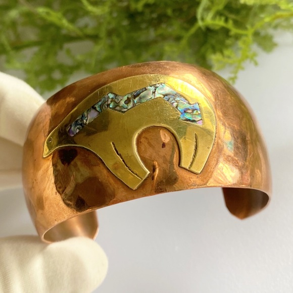 Vintage Copper & Brass Abalone Shell Inlay Native Bear Cuff Bracelet - Picture 2 of 13